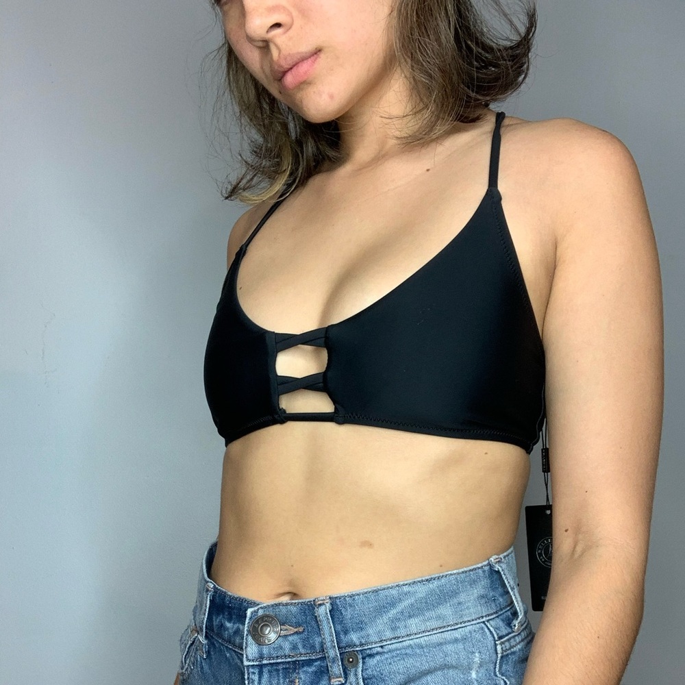 NWT Strappy Sport Bikini Top